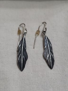 James Avery Retired Silver Feather Ear Hook Earrings + Original Box